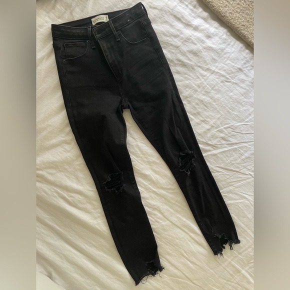 Abercrombie High Rise Super Skinny Ankle Jean - Picture 2 of 4